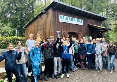 <p style="display:block;"><strong>•</strong> Einlösung des Sonderkreativpreis von „Be Smart – Don’t Start“</p>