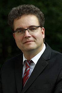 Dr. Oliver Klapp